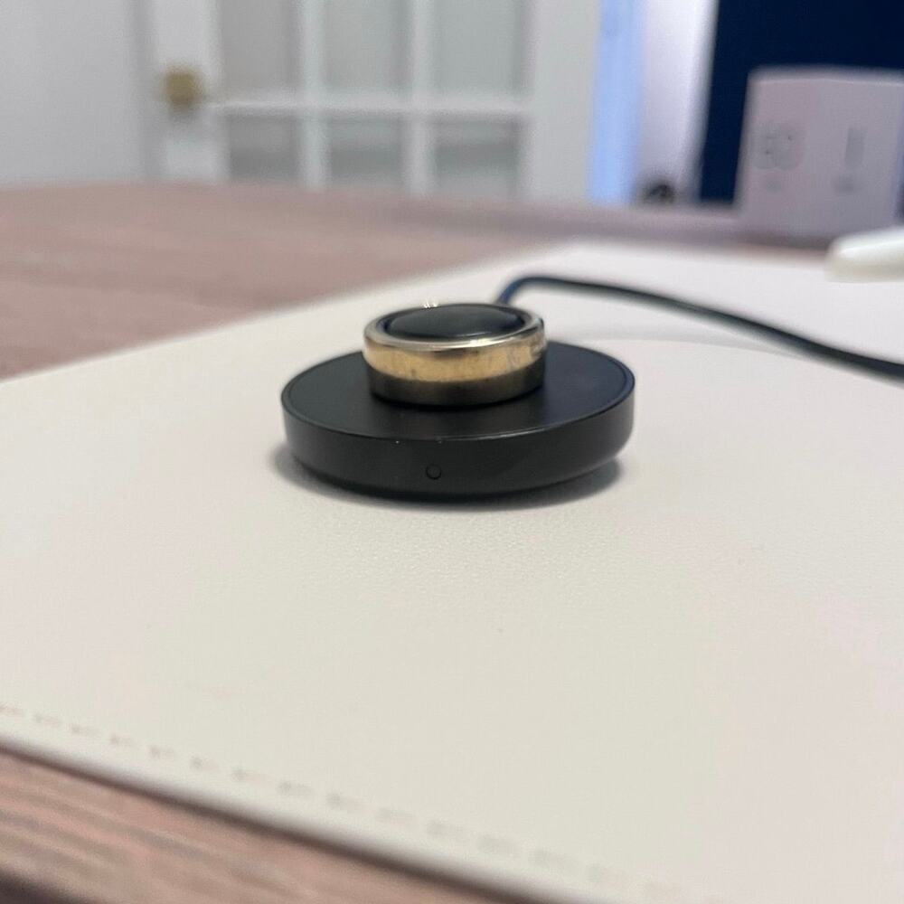 Oura Ring - Gold size 8